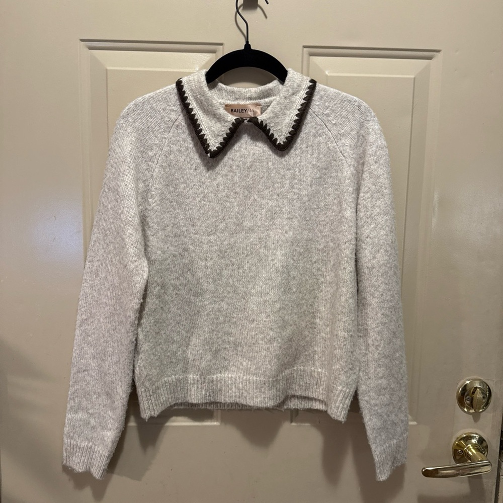 Bailey 44 Gray Knit Sweater w/ Contrast Collar Size S